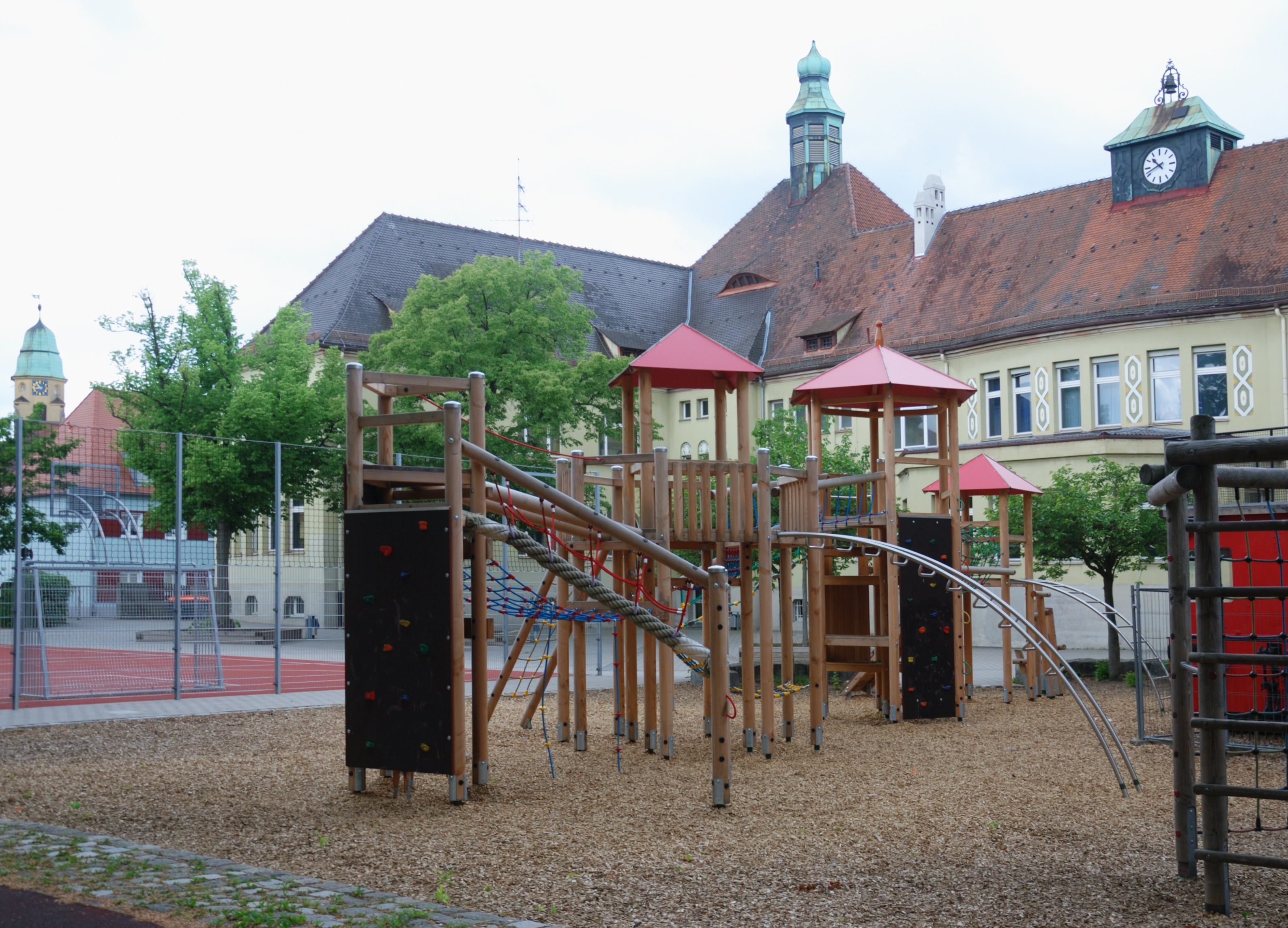Spielkombination "Bauernfeindschule"