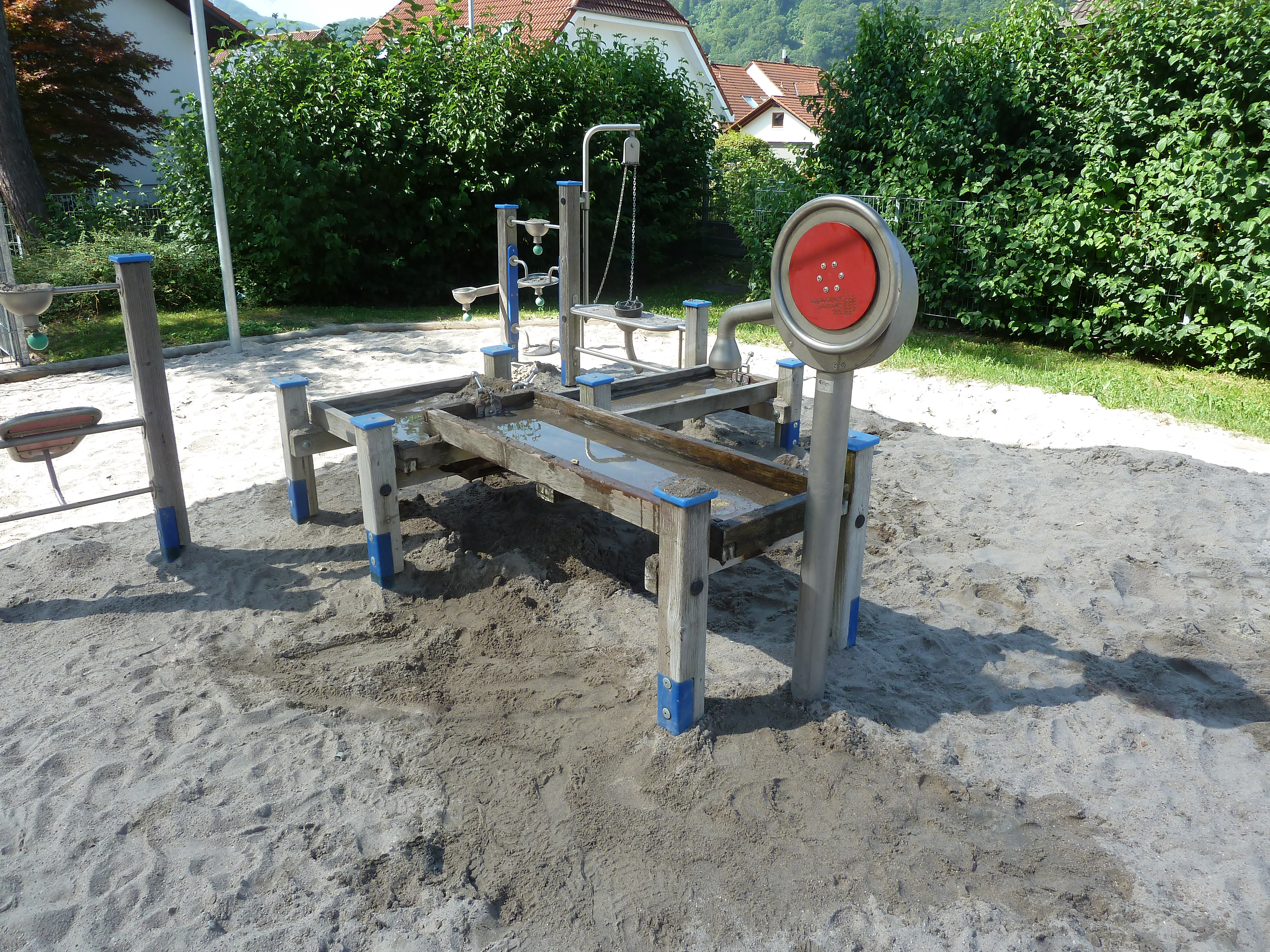Spielplatzpumpe "Elefant" inkl. Fundamentsatz
