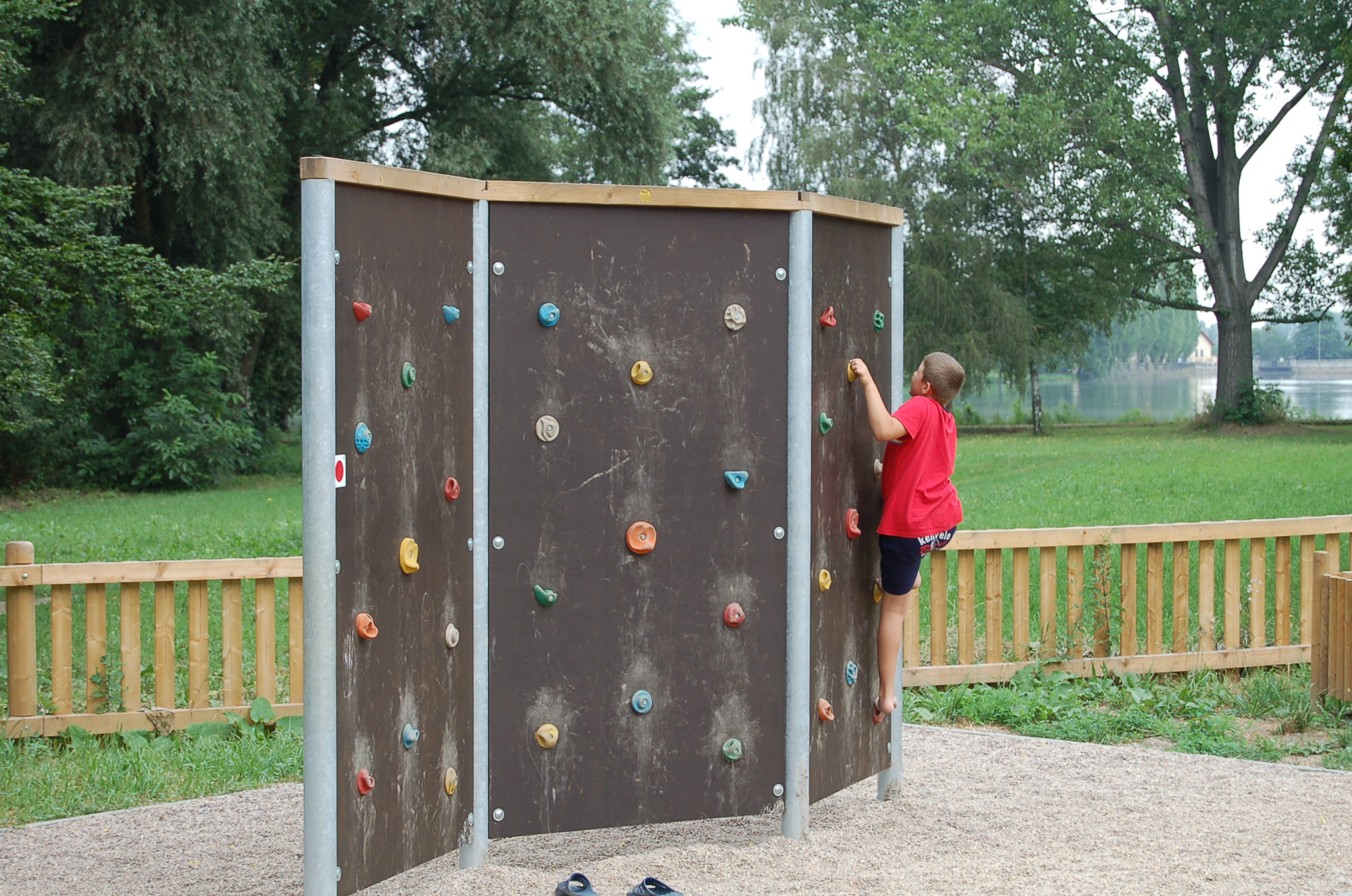 Freistehende Free-Climbing-Wand, dreiteilig, beidseitig bekletterbar