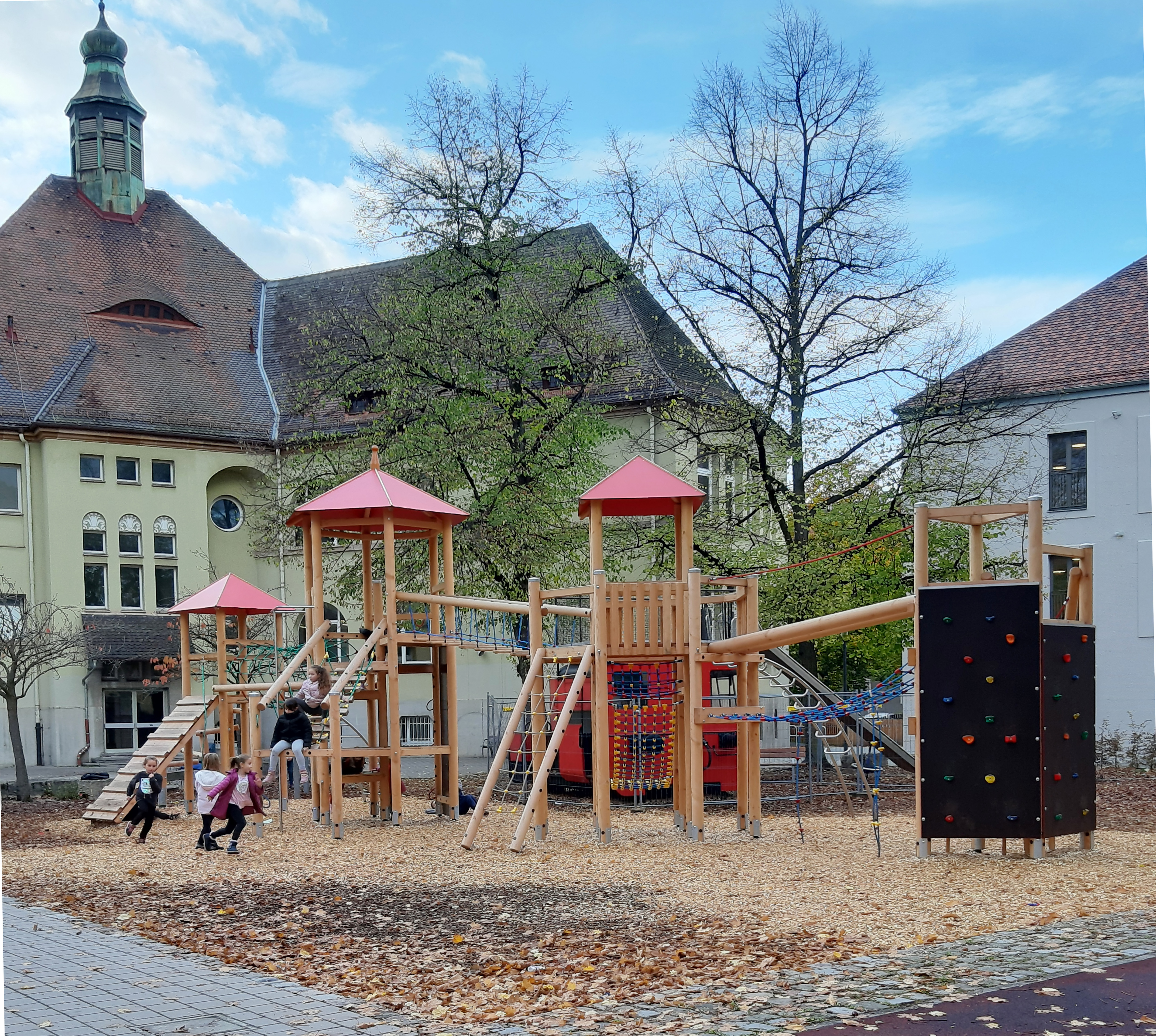 Spielkombination "Bauernfeindschule"