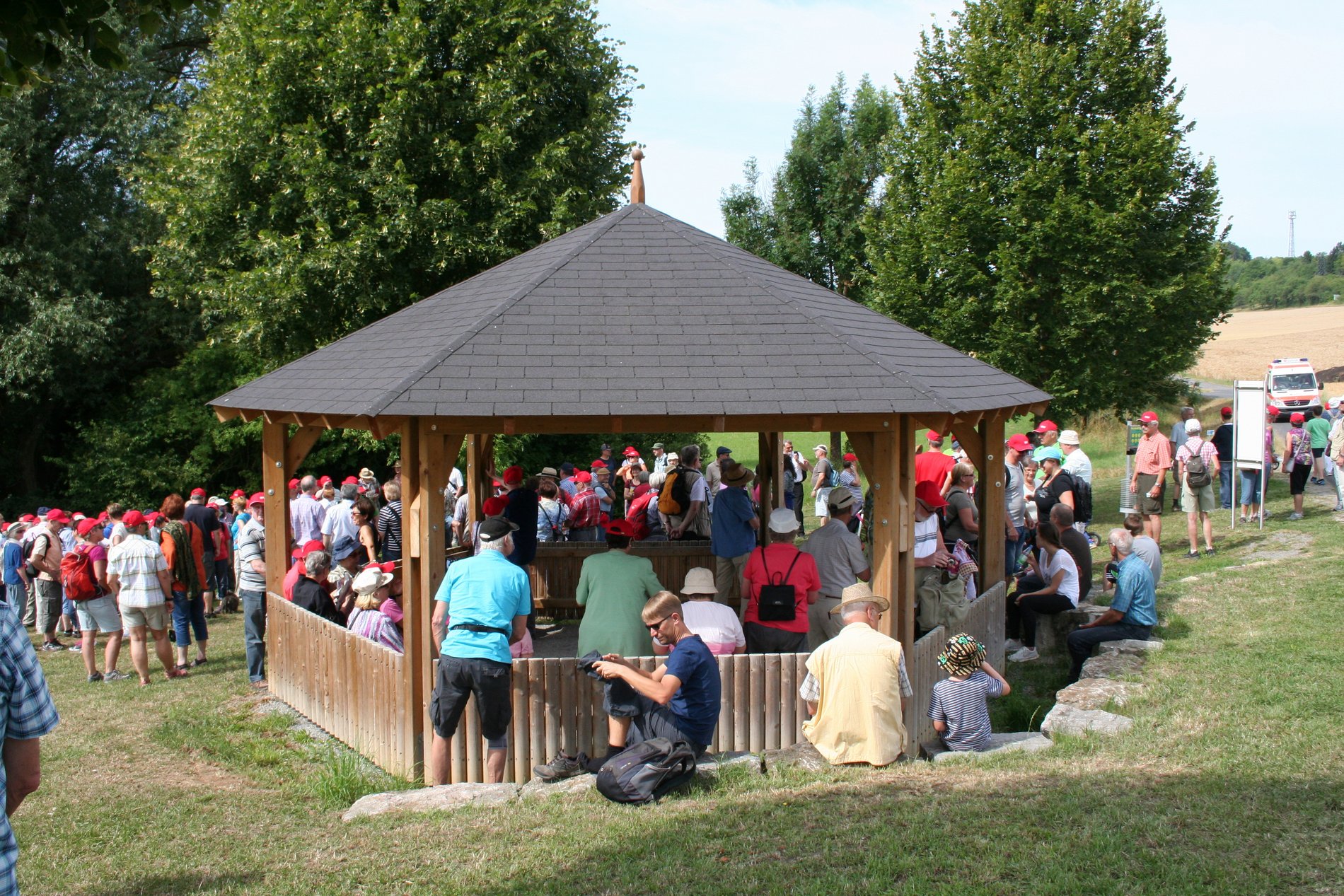 Pavillon Sechseck mit Brüstungen