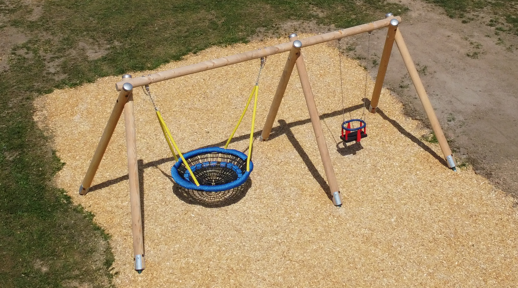 Nestschaukel mit 1-Sitzer-Schaukel, Rundholz - Gliedermatte