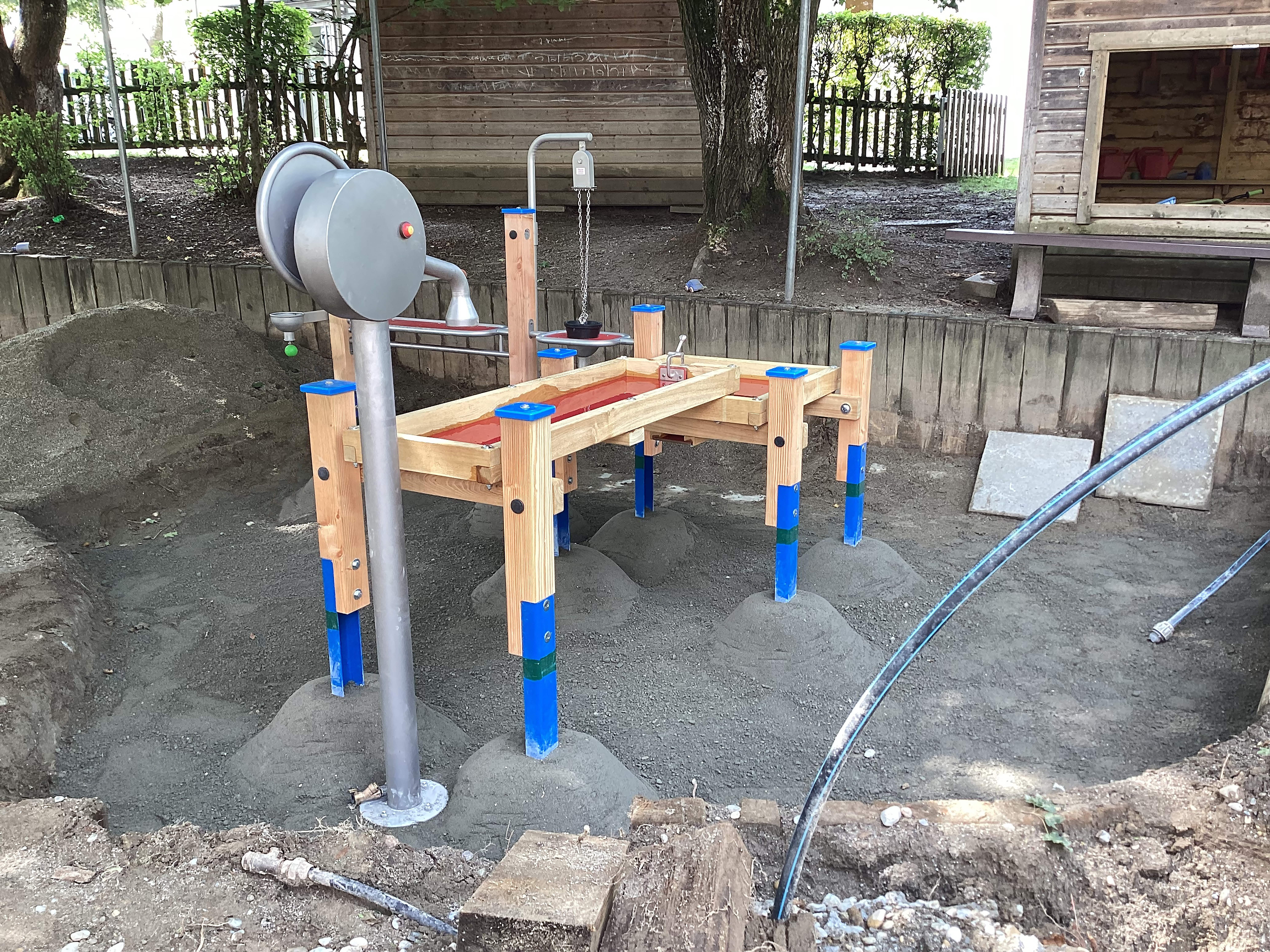 Spielplatzpumpe "Elefant" inkl. Fundamentsatz