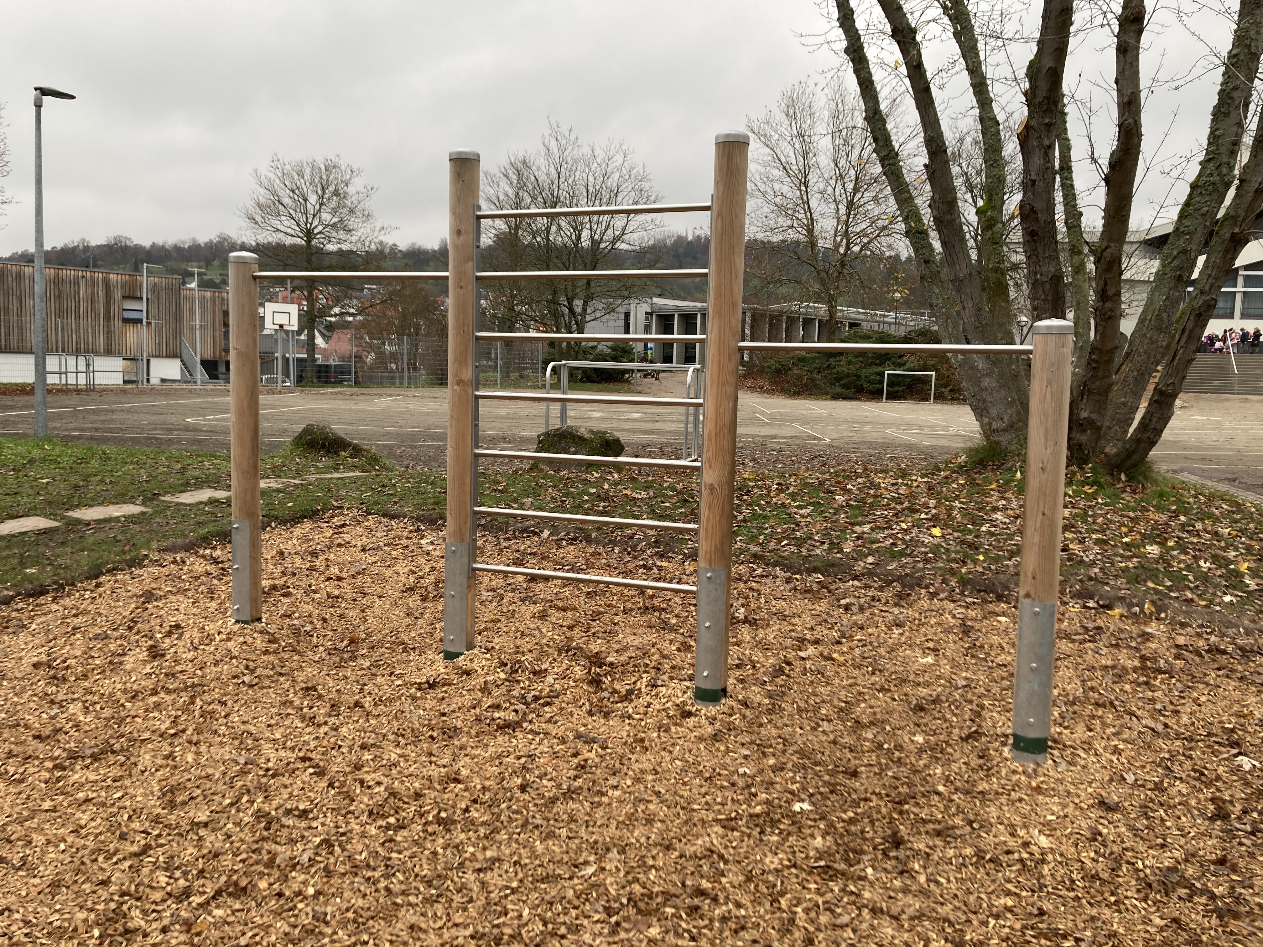 Sprossenwand, Rundholz mit zwei Anbaurecks