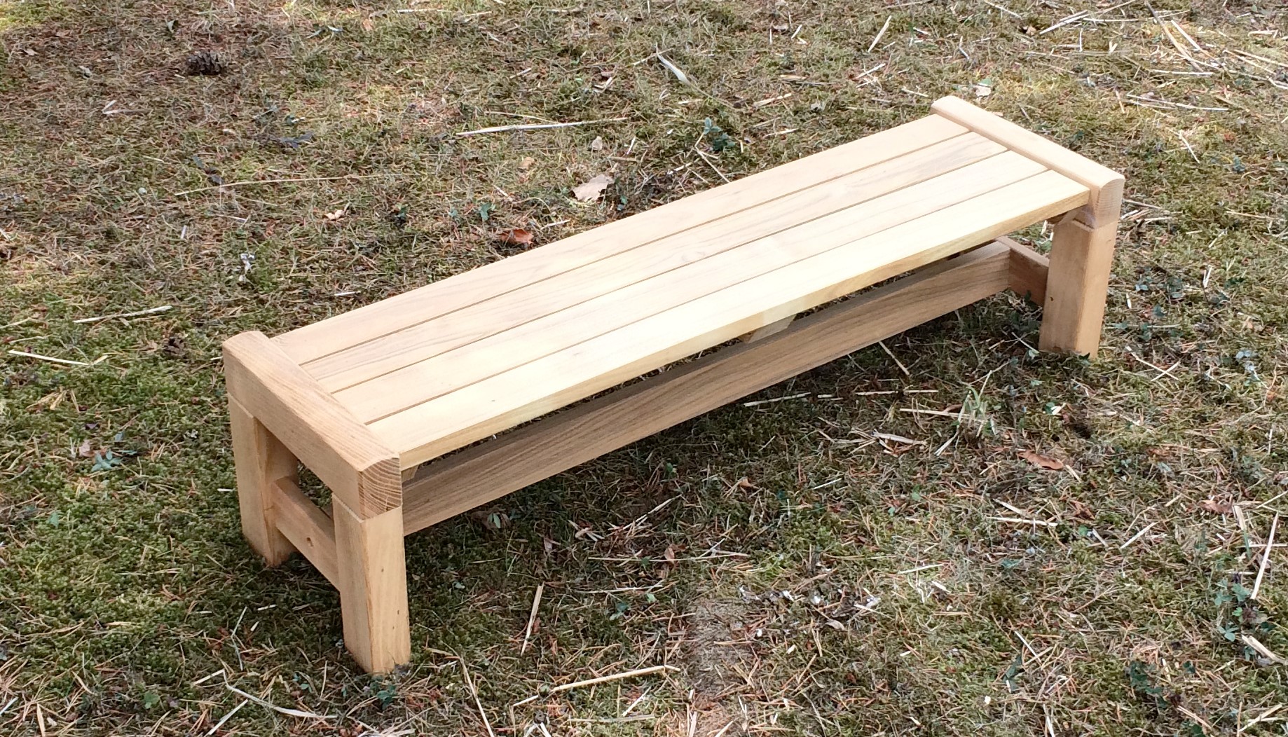 Kinderbank ohne Lehne "Rosalie Mini" in Robinienholz, Sitzhöhe 25 cm