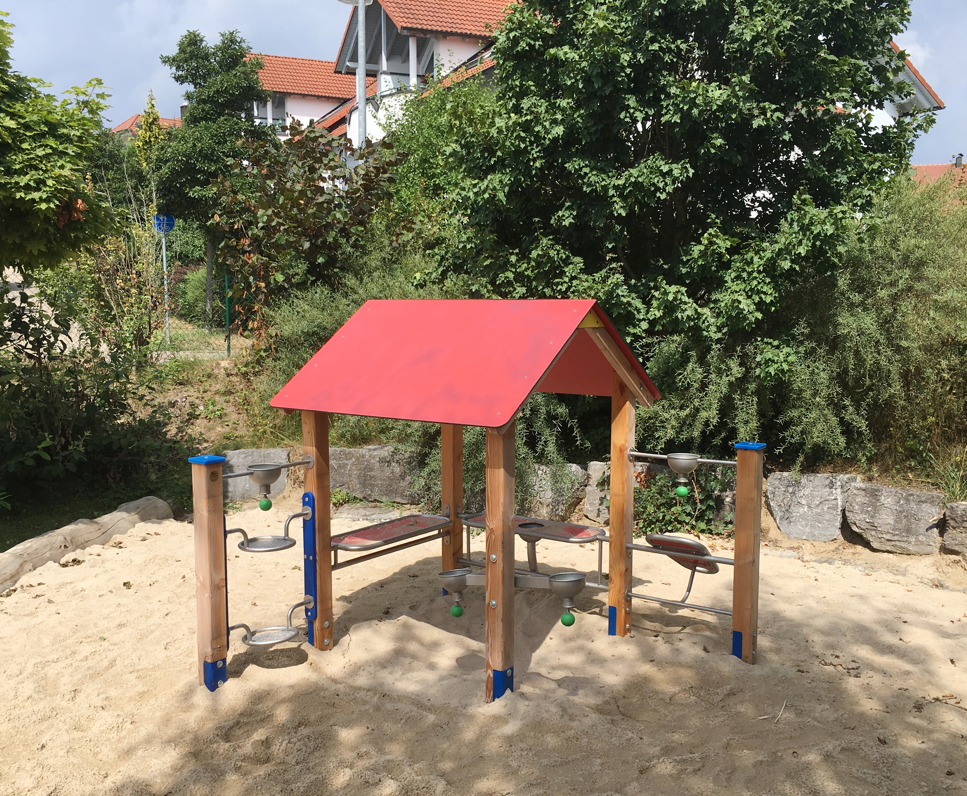 Großes Sandlabor mit Dach