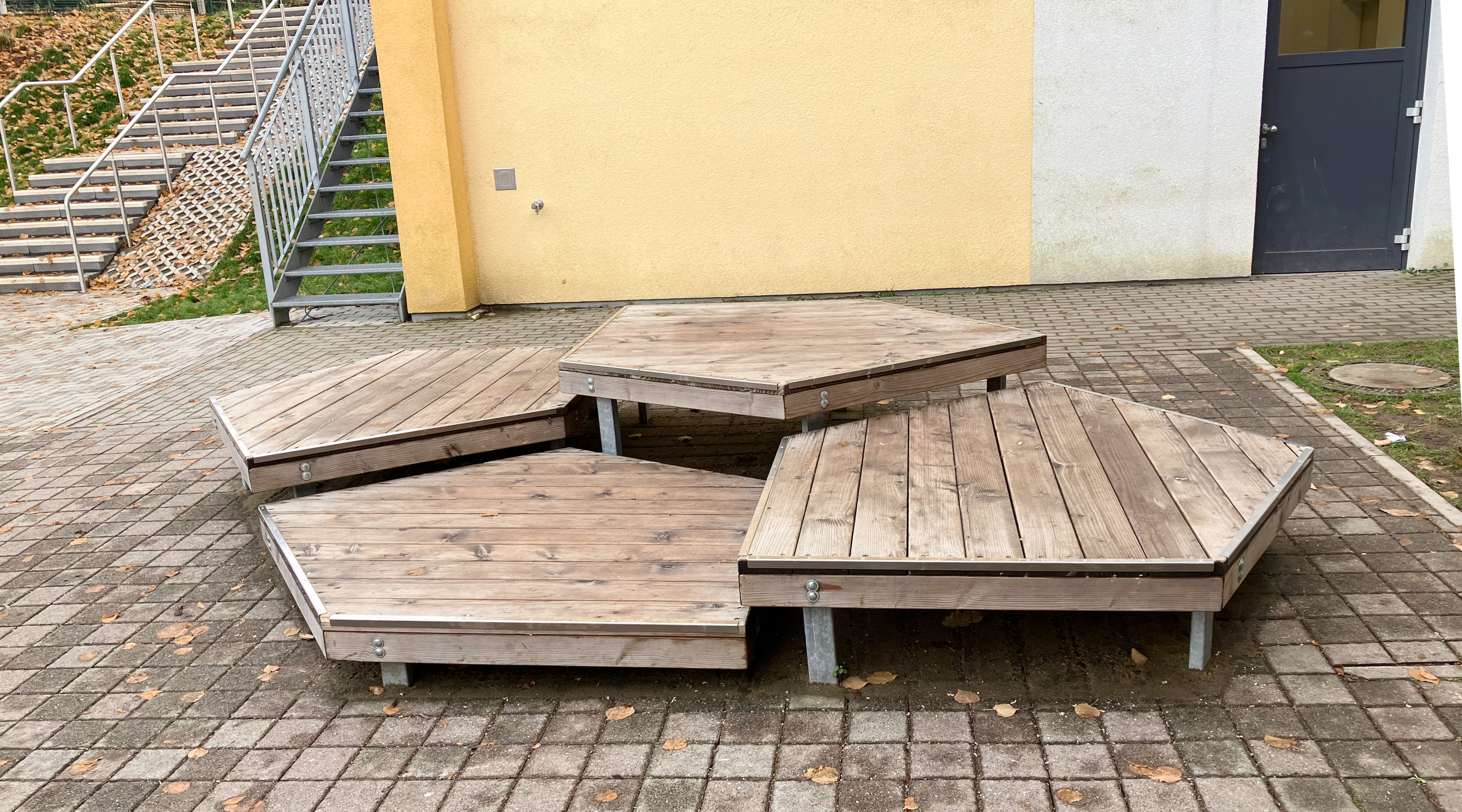 Sitzpodest "Quadro Penta"