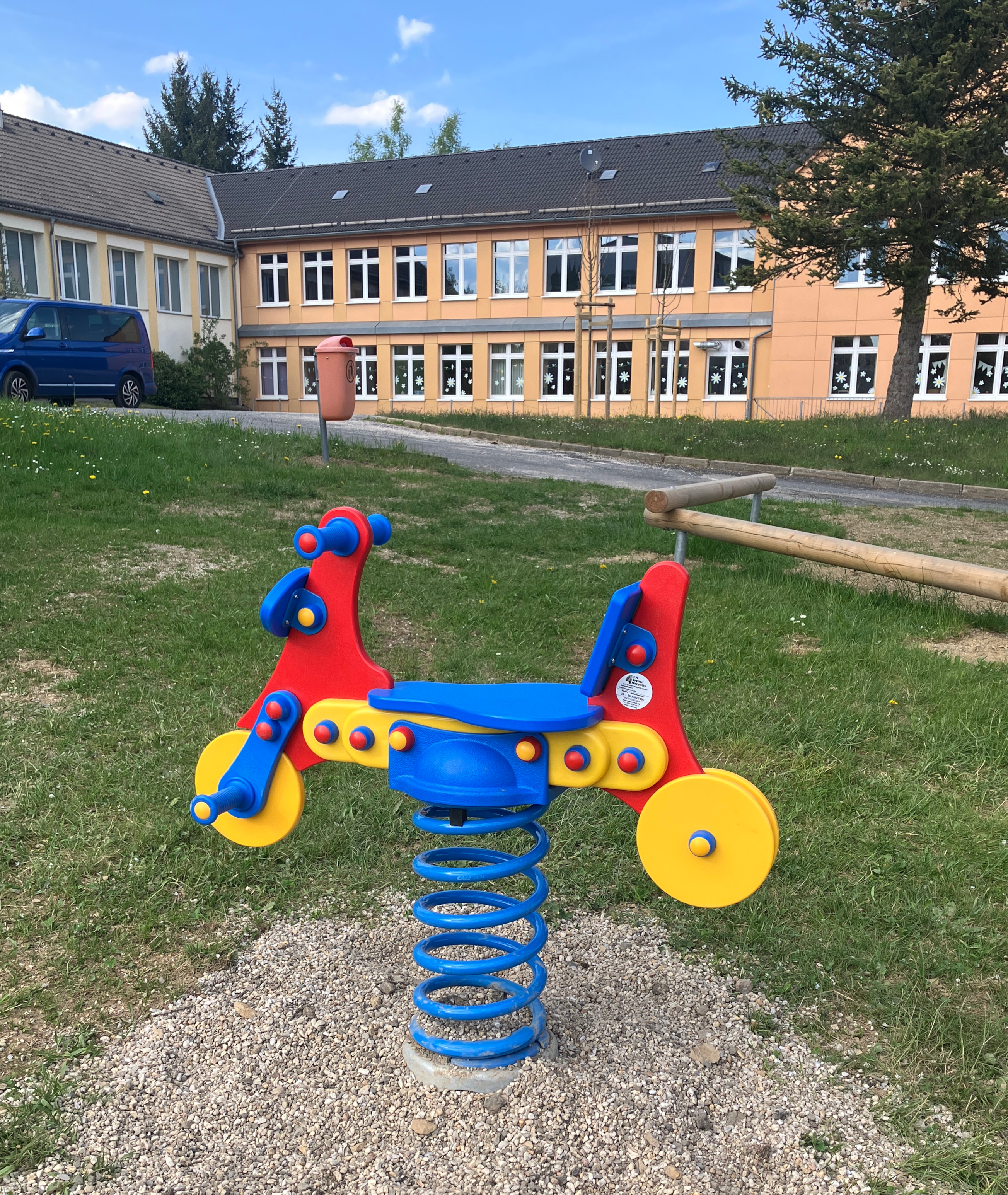 Feder-Chopper aus PE-Platten, komplett (Oberteil, Feder, Untergestell)