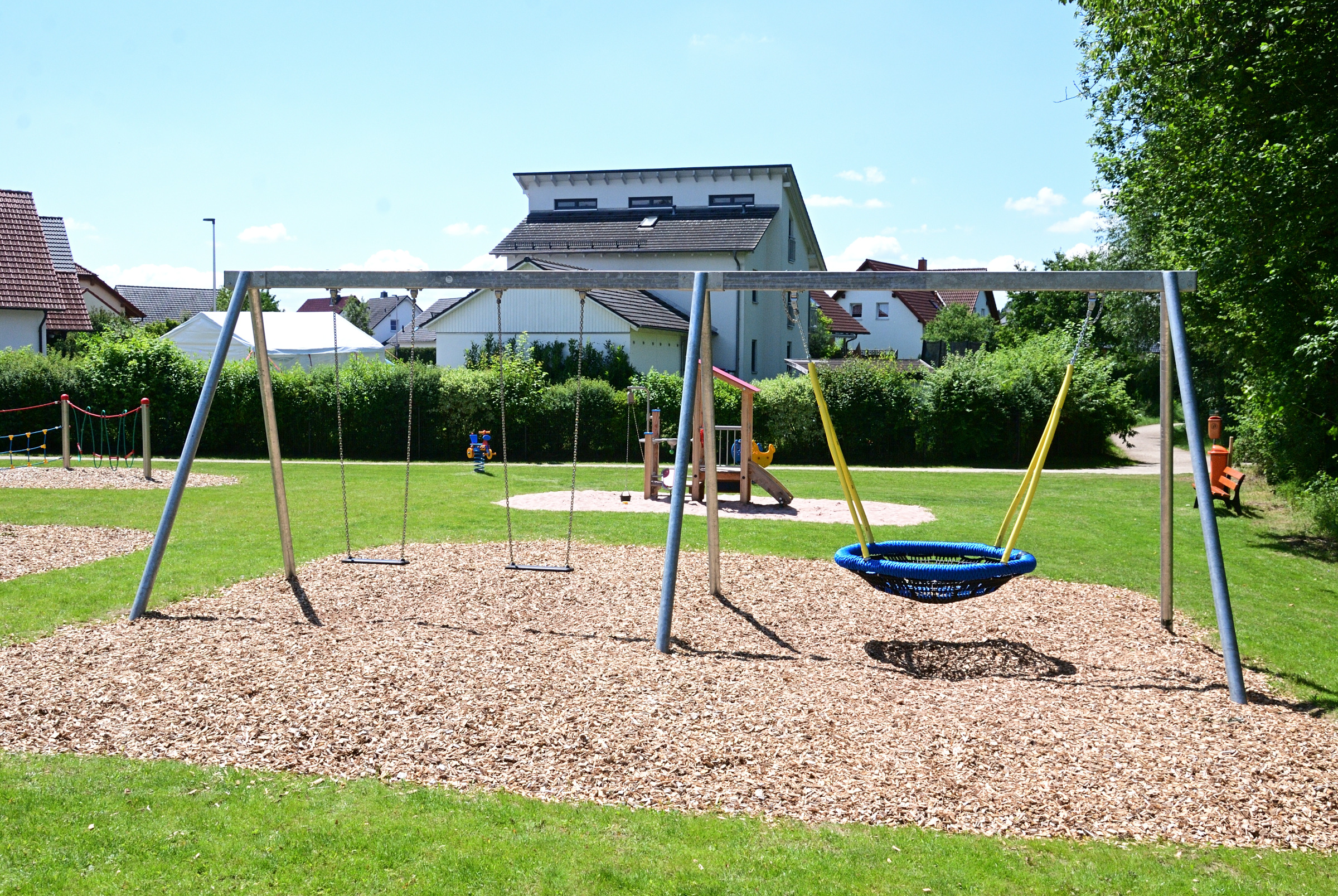 Nestschaukel mit 2-Sitzer-Schaukel, Stahl, verzinkt - 1 x Gliedermatte, 2 x G