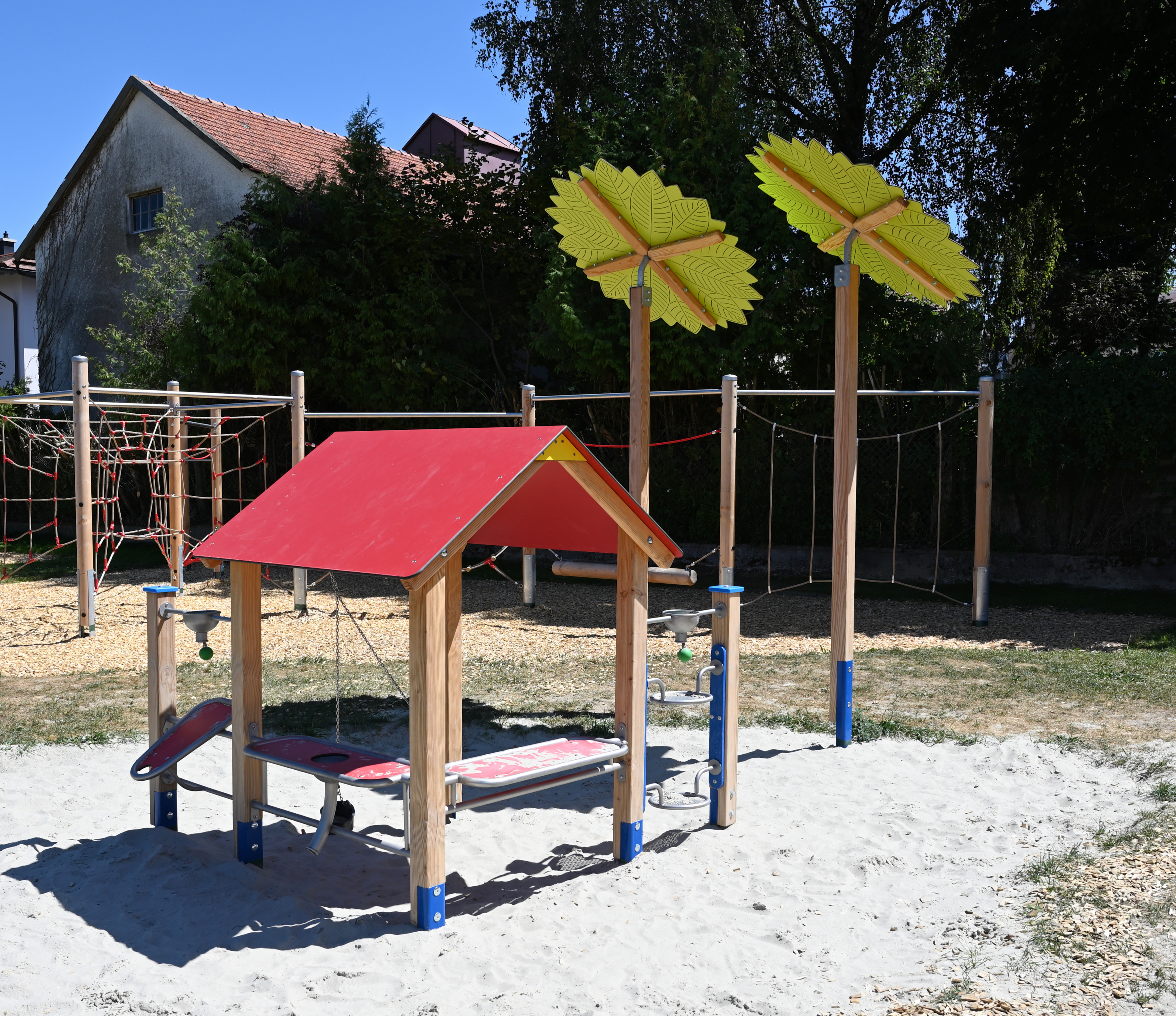 Großes Sandlabor mit Dach "Waibstadt"